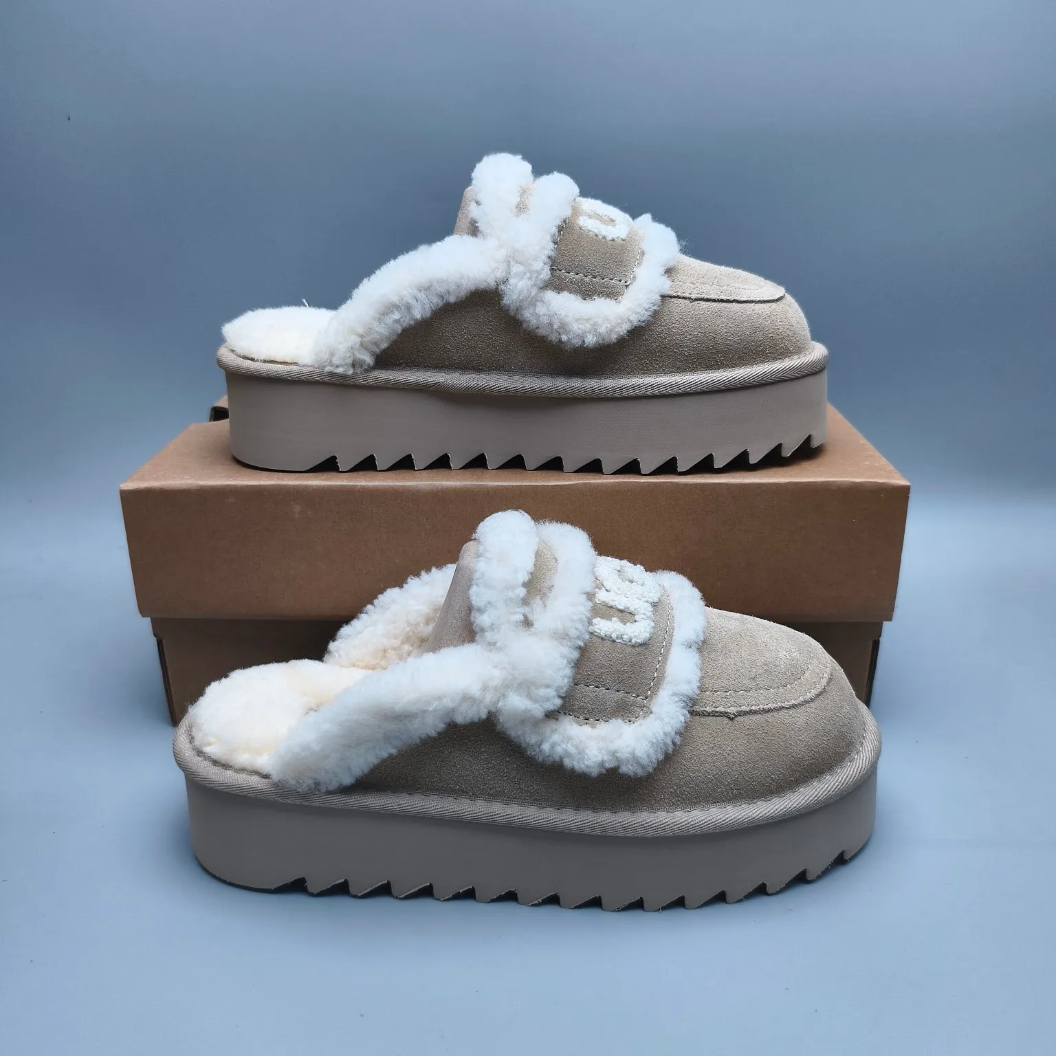 💰480 UGG sheepskin all-in-one snow boots 1208 Thick-soled curly fur casual fur flip flops with large logo Color: maroon sand antelope brown black chocolate Code number: 35-40 yards